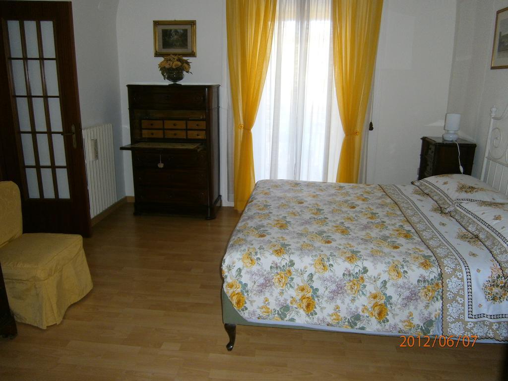 Ferienwohnung Il Giglio Rosso Neapel Zimmer foto